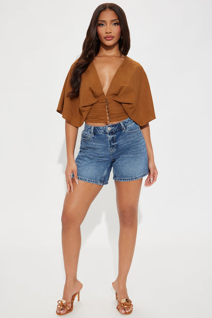 https://cdn.shopify.com/s/files/1/0293/9277/files/01-21-25_S6_4_HF25C293_Brown_AE_AP_10-36-24_8954_PXF.jpg?v=1737579896