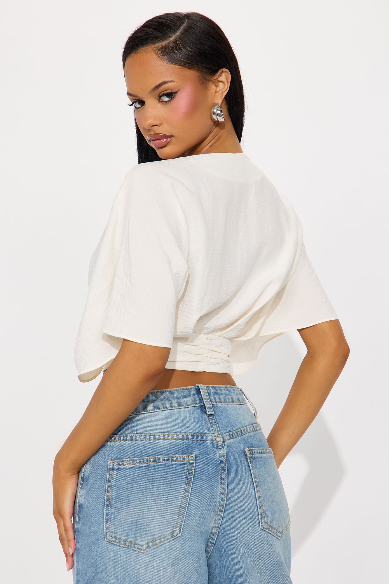 https://cdn.shopify.com/s/files/1/0293/9277/files/02-06-25_S8_40_HF25C293_Cream_ZSR_KJ_JS_14-58-17_39889_CM.jpg?v=1738886439