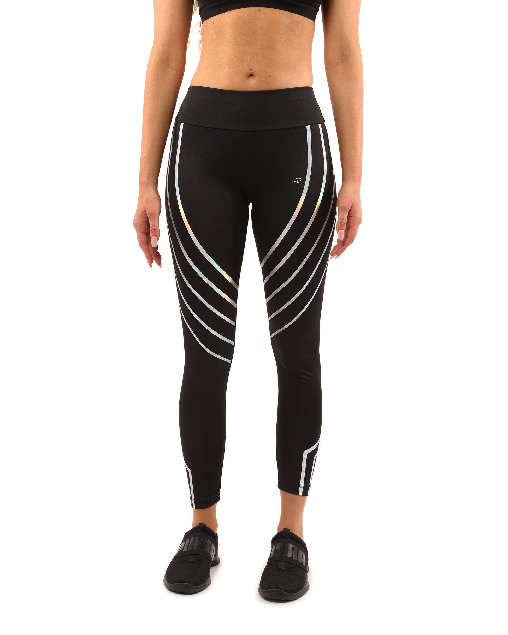 Black Lazurite Laguna Set with leggings and sports bra, women's activewear designed for comfort and style.