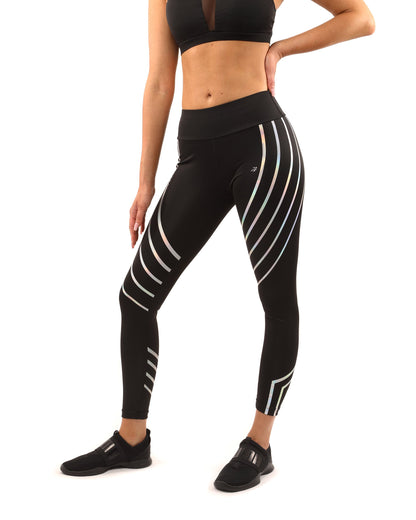 Black Lazurite Laguna Set with leggings and sports bra, women's athletic clothing, comfortable and stylish activewear ensemble.