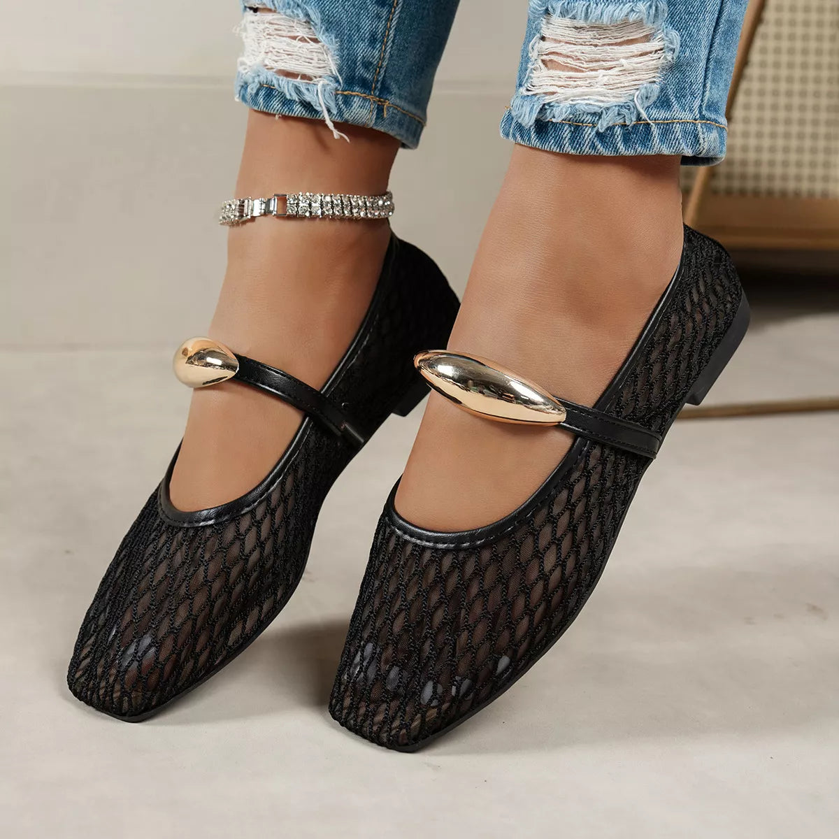 Black Trendsi square toe slip-on shoes for women, featuring a sleek design and comfortable fit.