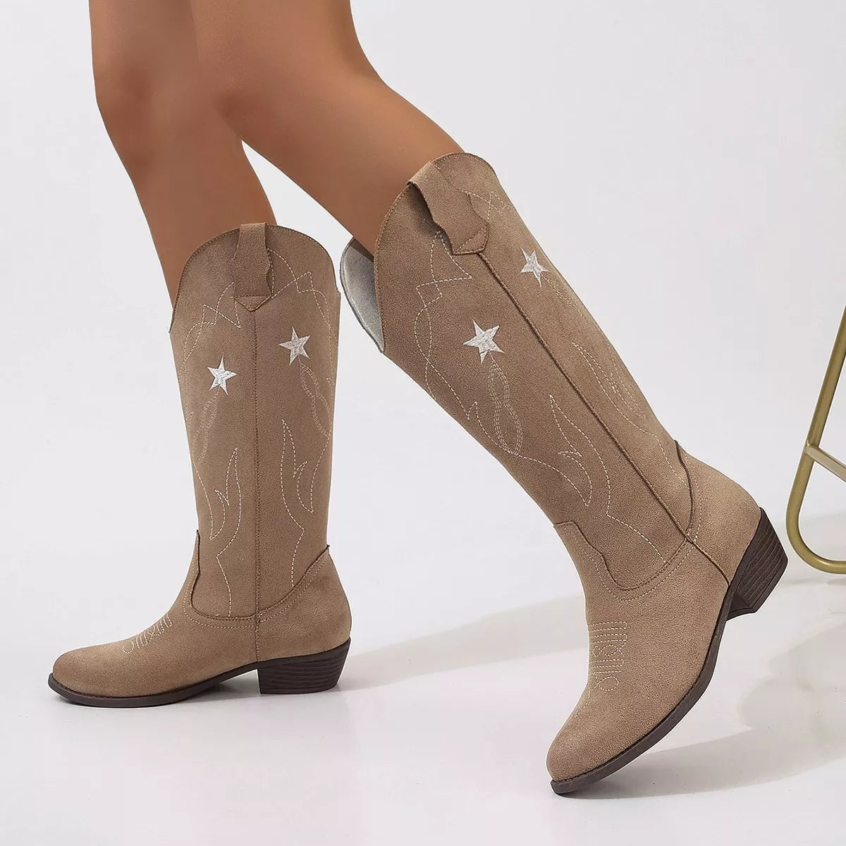 Black Western Star embroidered cowboy boots by Trendsi, showcasing detailed embroidery and classic Western style on leather boots.
