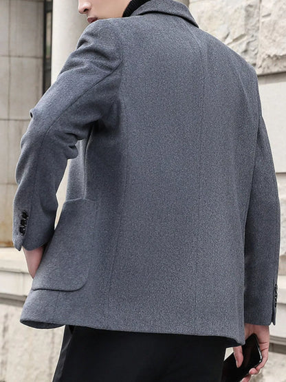 Men's plus size khaki blazer with lapel collar and long sleeves, stylish men's blazer from Trendsi.